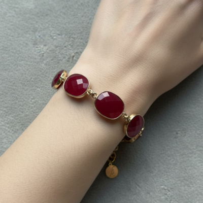 Alternative view of Bracciale Pietre Naturali Calcedonio Rubino