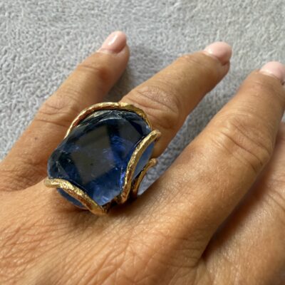 Alternative view of Anello Pietra Big Topazio London