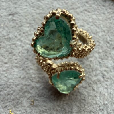 Anello Contrarie Cuori Smeraldo